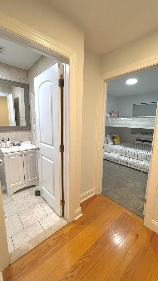 Modern Apartment With Parking & Quick Ride To Manhattan Nueva York Exterior foto